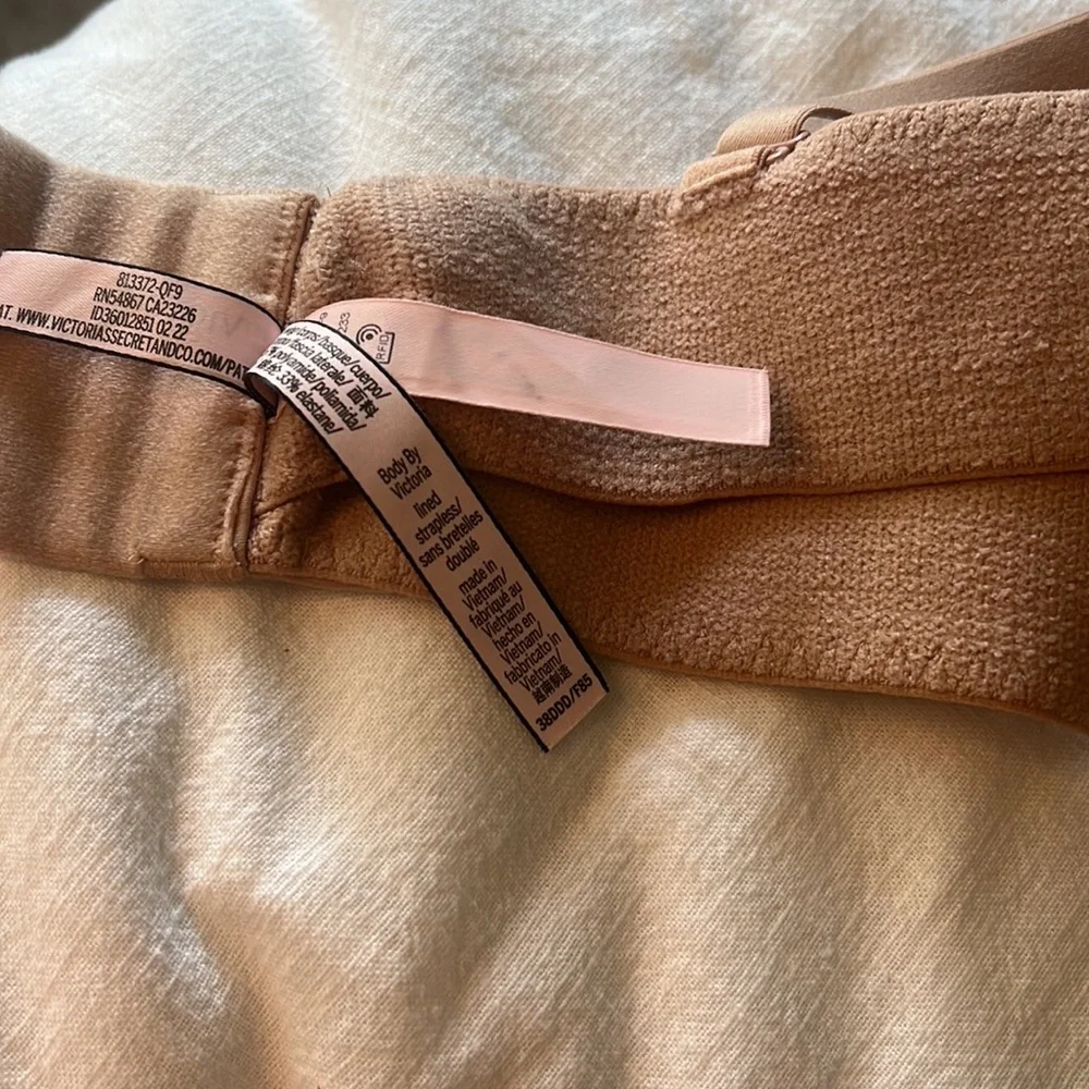 Victoria’s Secret Body by Victoria Lined Strapless - Picture 3 of 3